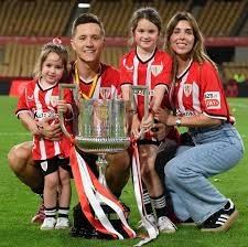 纽约洋基队球迷由于球队在世界大赛失利，再次要求解雇总教练布恩